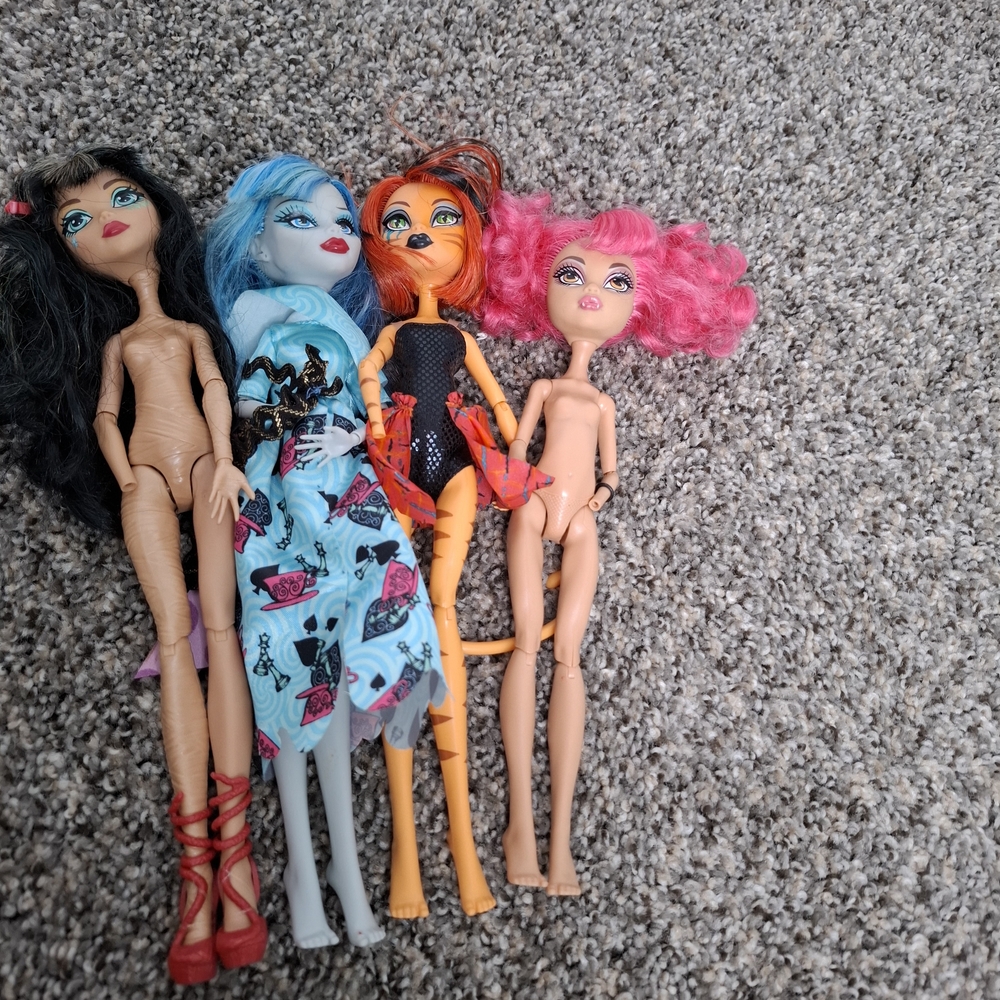 Dolls Mostef Hig Lot